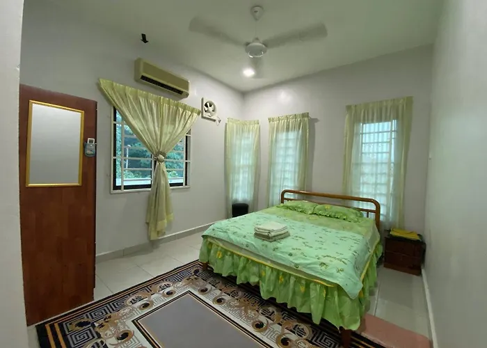 Al-Qamar Homestay